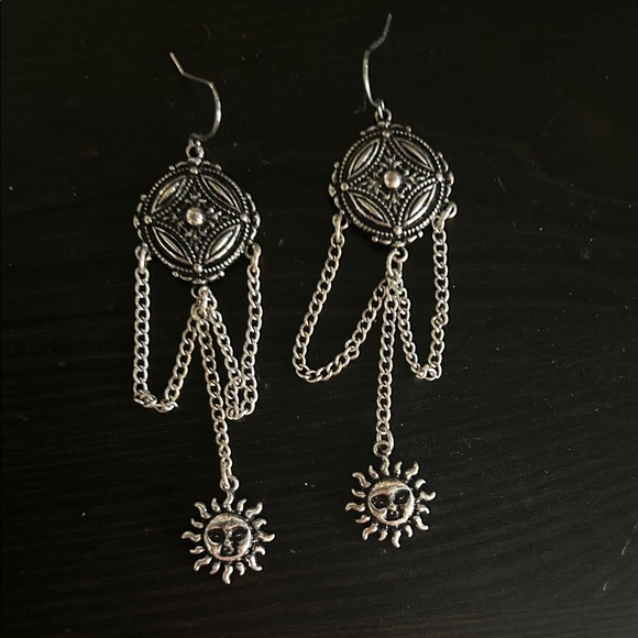 Hot Topic Jewelry - Hot Topic Silver Sun Chain Earrings